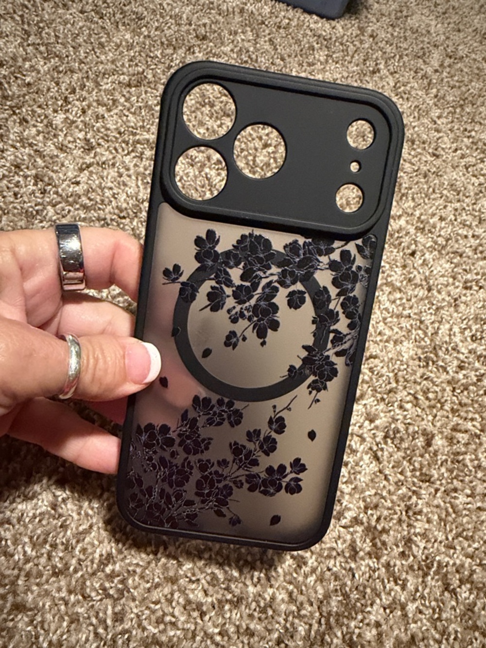 Gorgeous black floral mag safe phone case for iPhone 17 Pro Max - NWOT!
